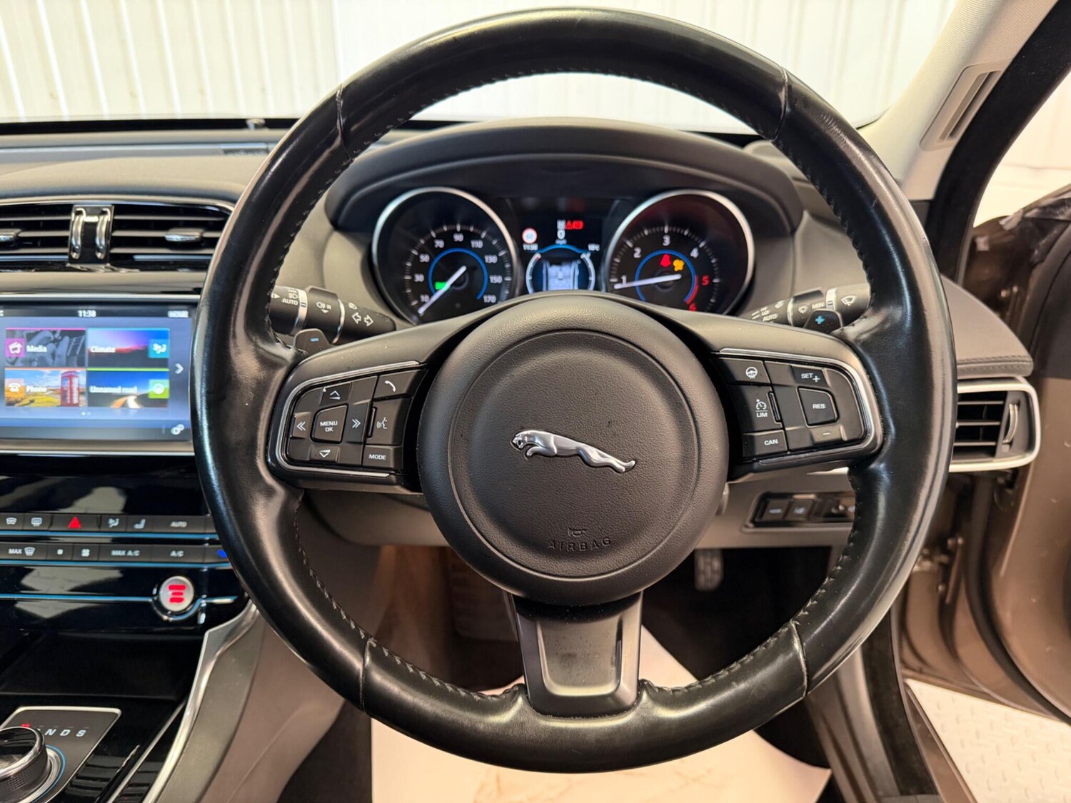 Used Jaguar XE for sale - 77909158: Photo 18