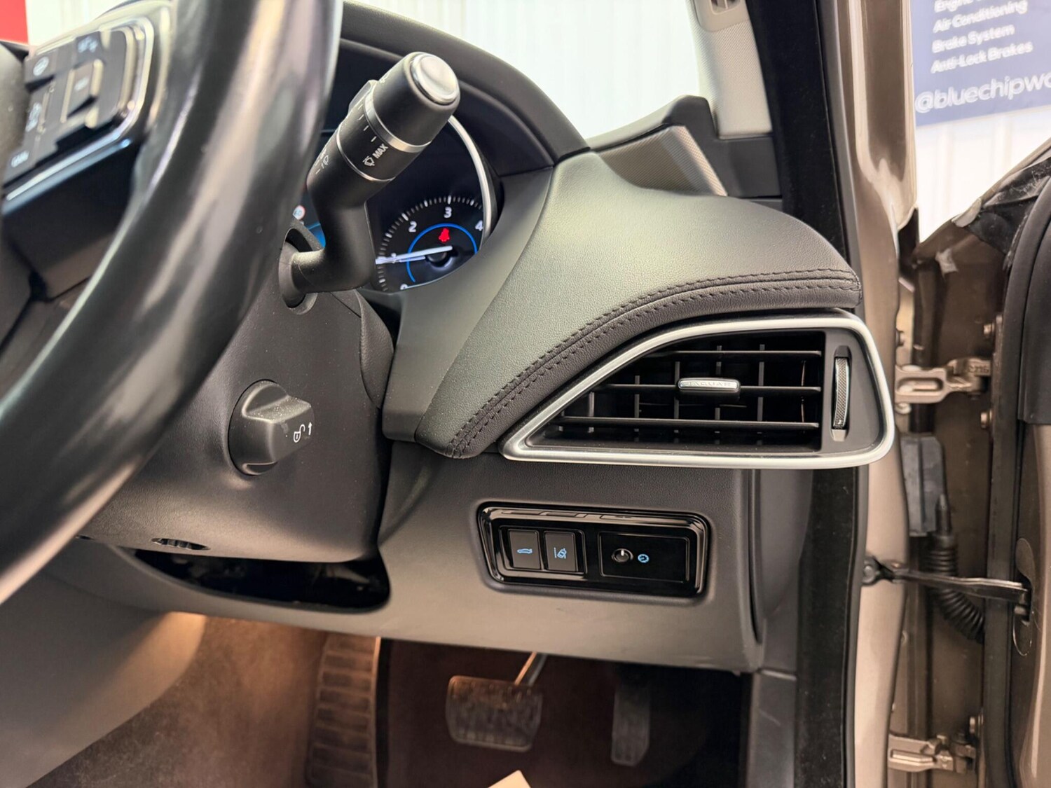 Used Jaguar XE for sale - 77909158: Photo 21