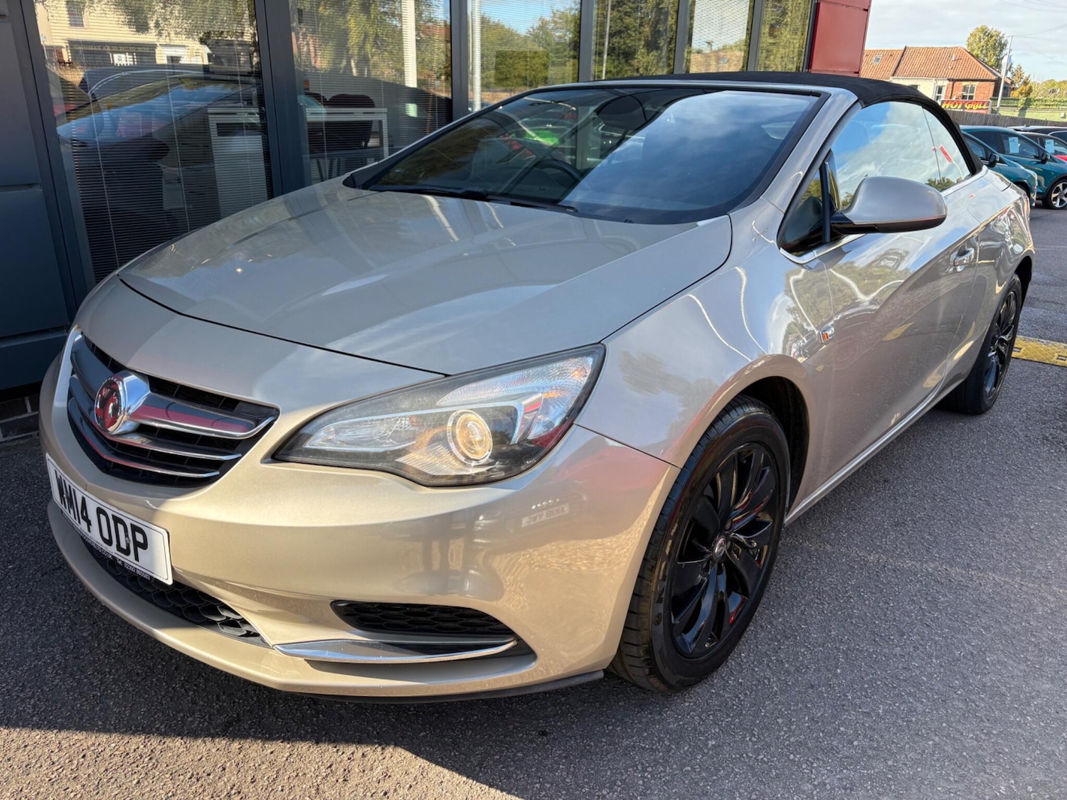 Used Vauxhall Cascada 2014 for sale - 76189735: Photo 3