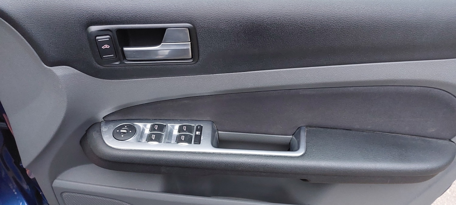 Used Ford Focus 2008 for sale - 76309760: Photo 15