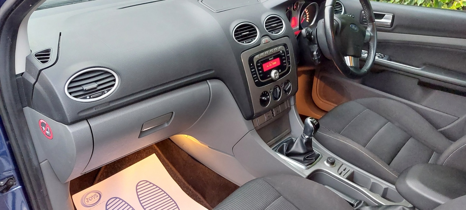 Used Ford Focus 2008 for sale - 76309760: Photo 8