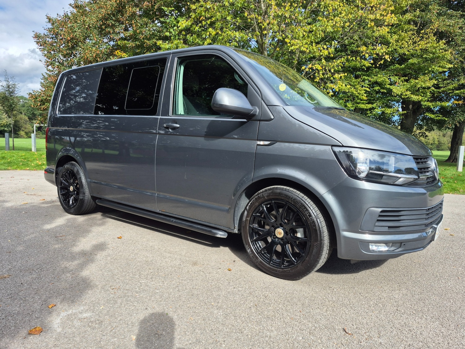 Used Volkswagen Transporter 2018 for sale - 76379236: Photo 1