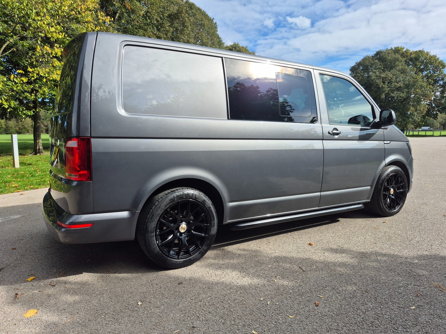 Used Volkswagen Transporter 2018 for sale - 76379236: Photo 2
