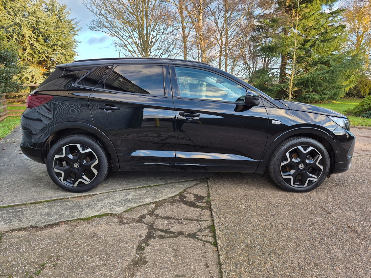 Used Vauxhall Grandland 2022 for sale - 76908565: Photo 2