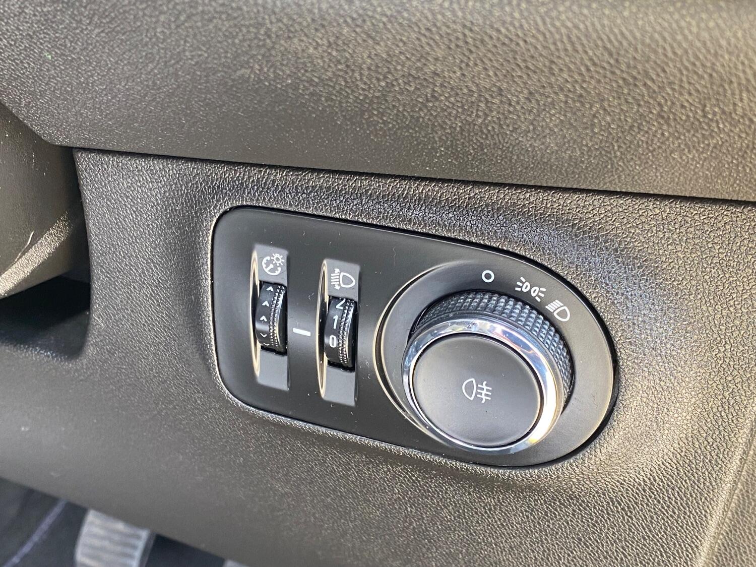 Used Vauxhall Corsa 2018 for sale - 77464452: Photo 32