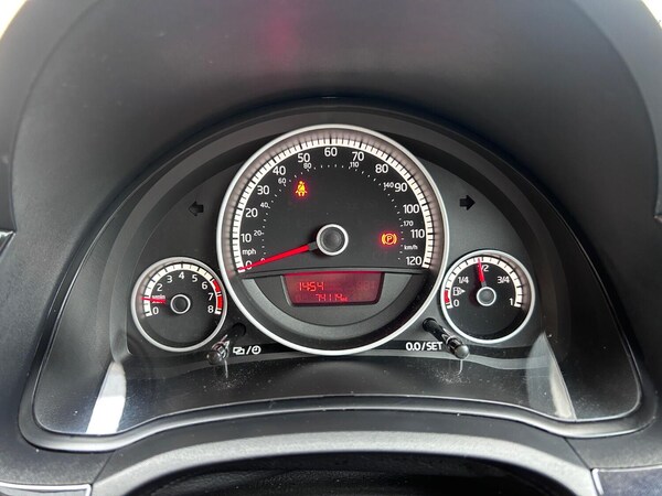 Used Volkswagen up! 2013 for sale - 76334710: Photo 24