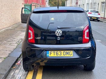 Used Volkswagen up! 2013 for sale - 76334710: Photo 2