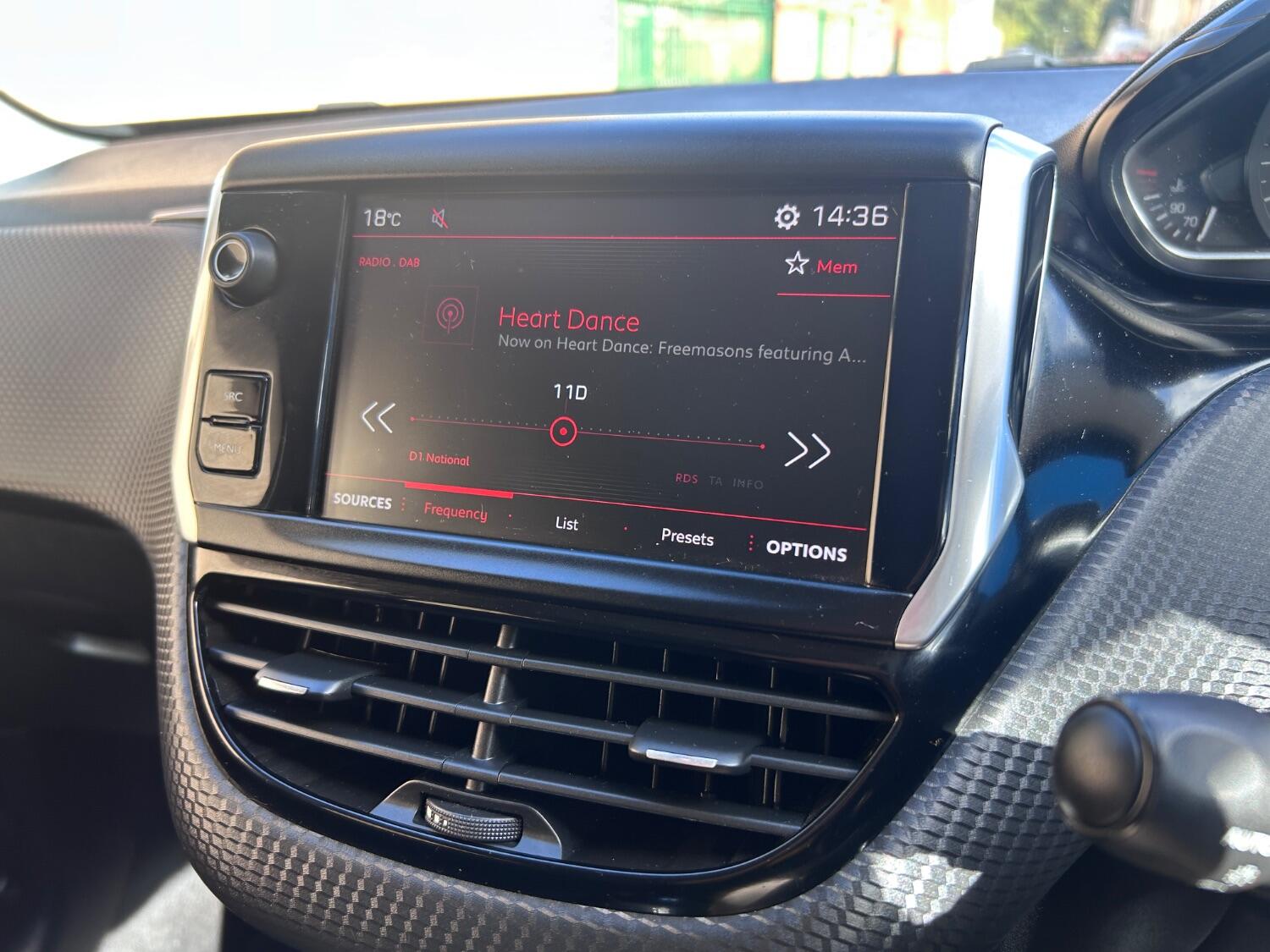 Used Peugeot 208 2017 for sale - 76794028: Photo 25