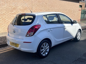 Used Hyundai i20 2014 for sale - 75999947: Photo