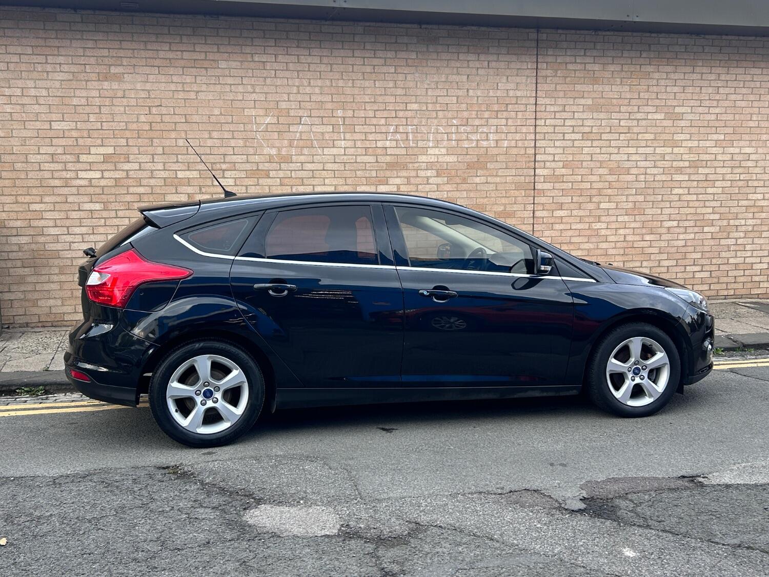 Used Ford Focus 2014 for sale - 76134048: Photo 3