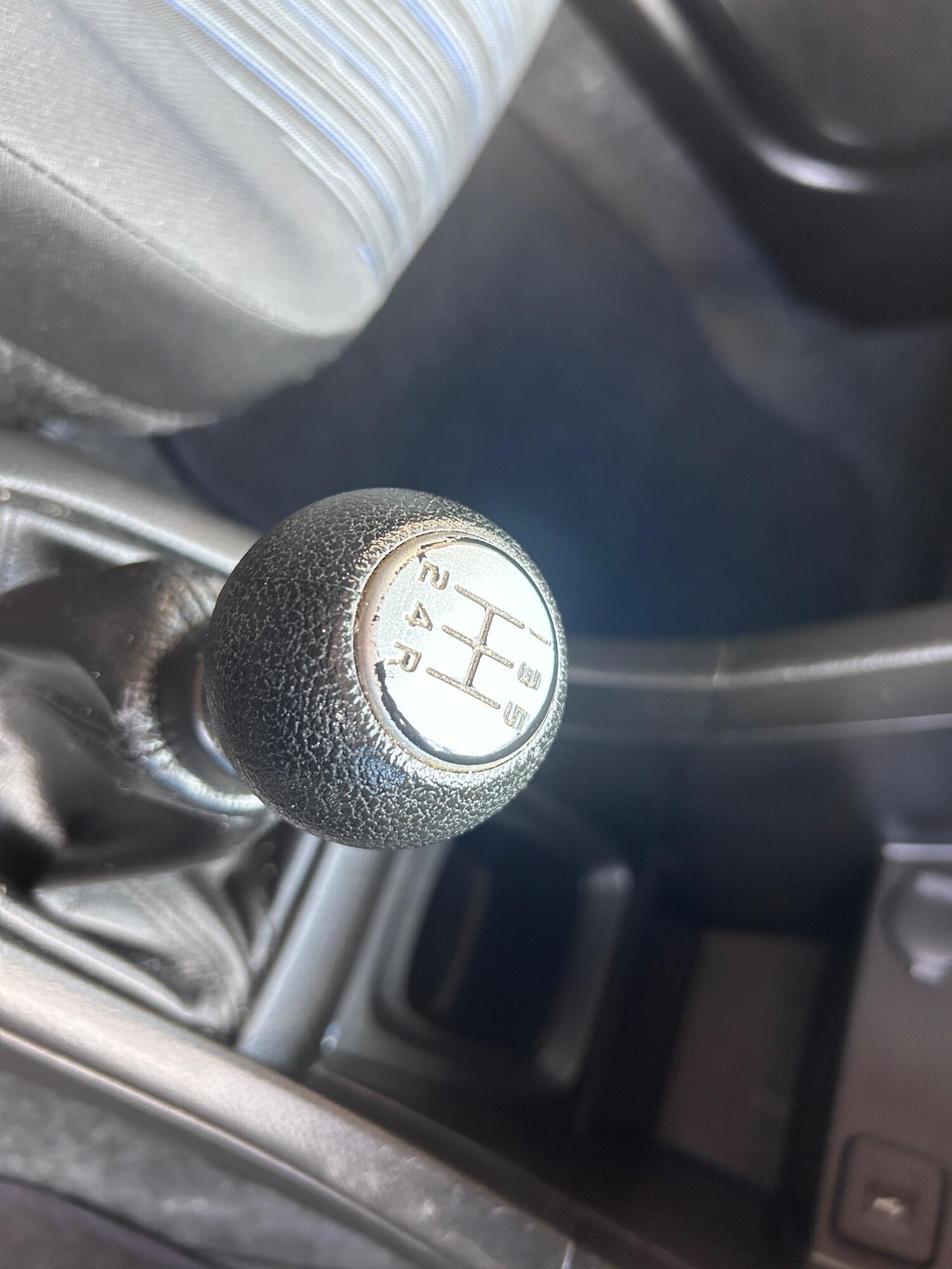 Used Suzuki Swift 2015 for sale - 76120310: Photo 30