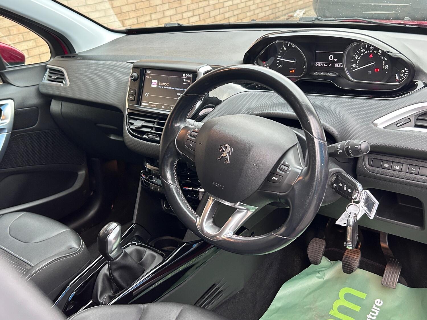 Used Peugeot 2008 2017 for sale - 76369385: Photo 23