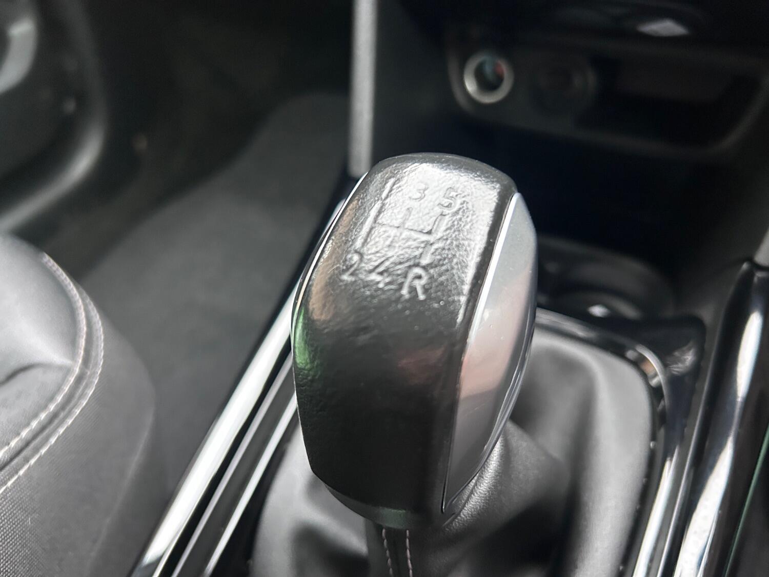 Used Peugeot 2008 2017 for sale - 76369385: Photo 27