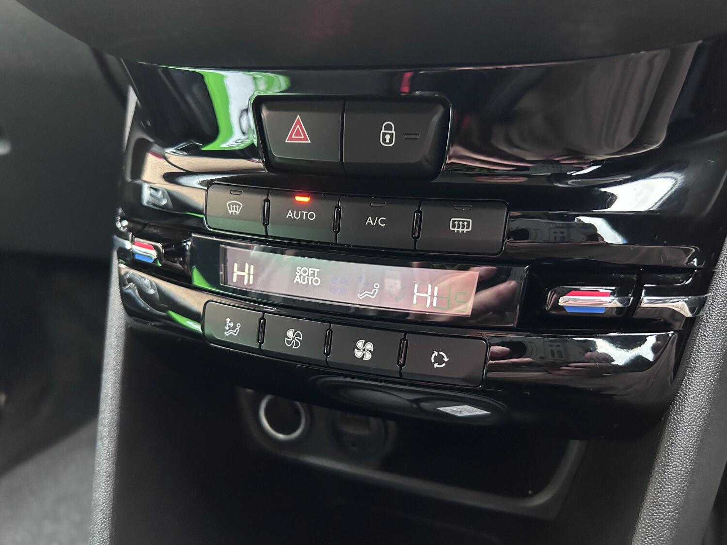Used Peugeot 2008 2017 for sale - 76369385: Photo 29