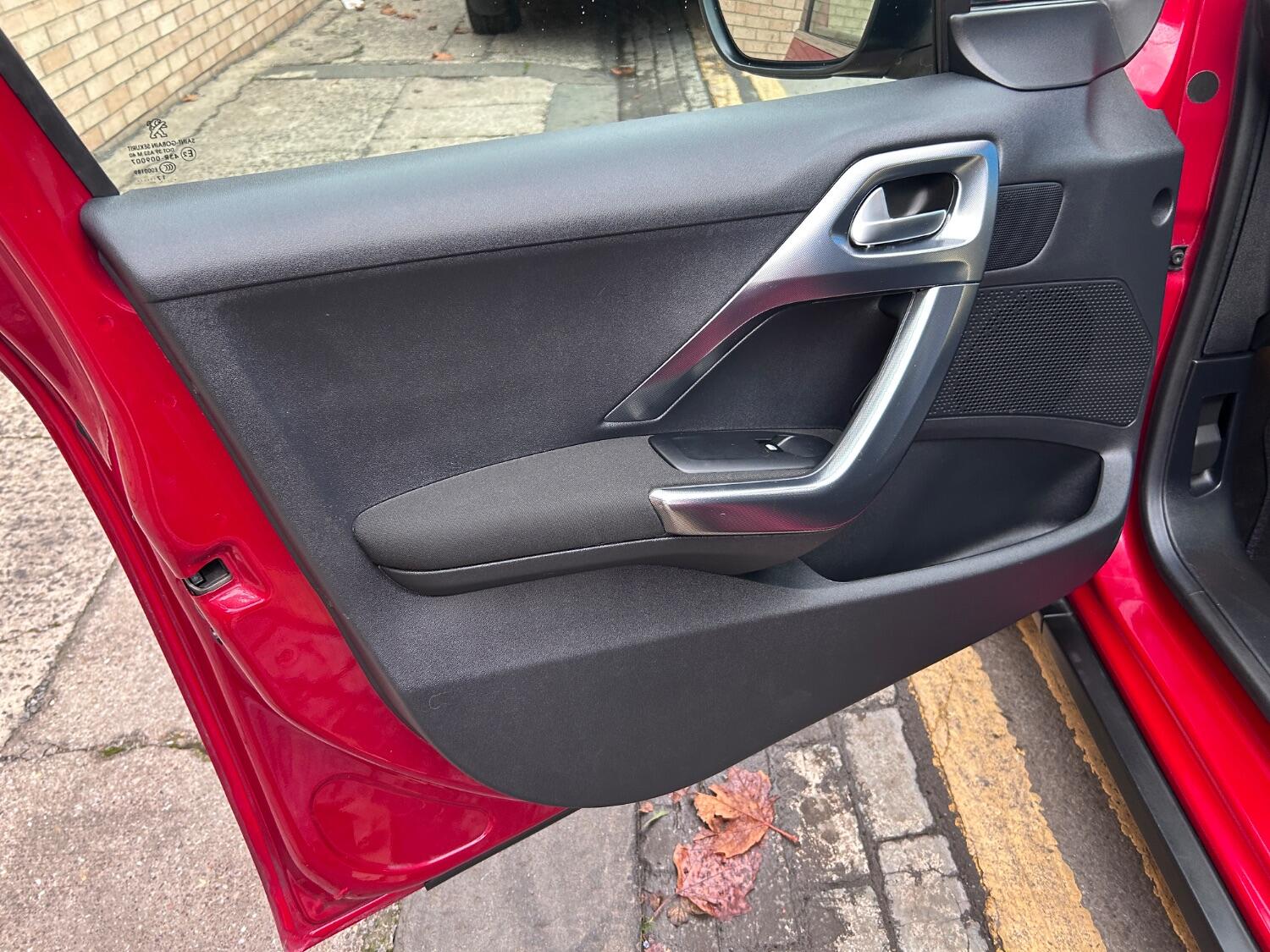 Used Peugeot 2008 2017 for sale - 76369385: Photo 44