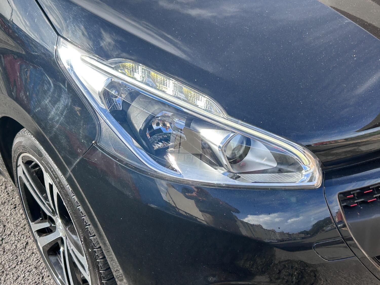 Used Peugeot 208 2017 for sale - 76198169: Photo 10