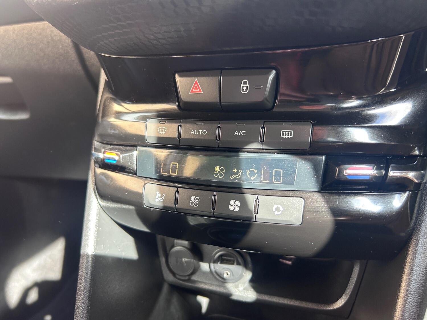 Used Peugeot 208 2017 for sale - 76198169: Photo 26