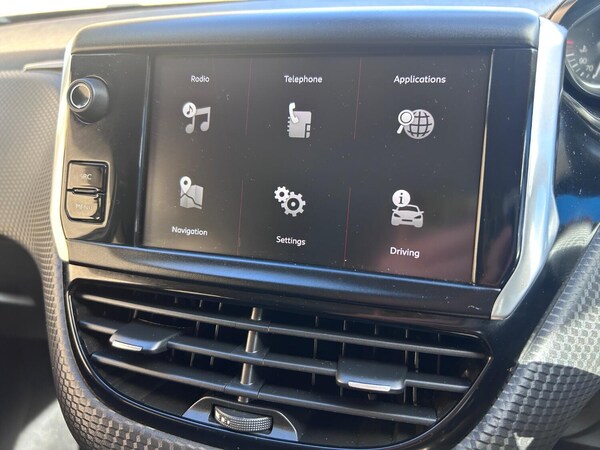 Used Peugeot 208 2017 for sale - 76198169: Photo 27