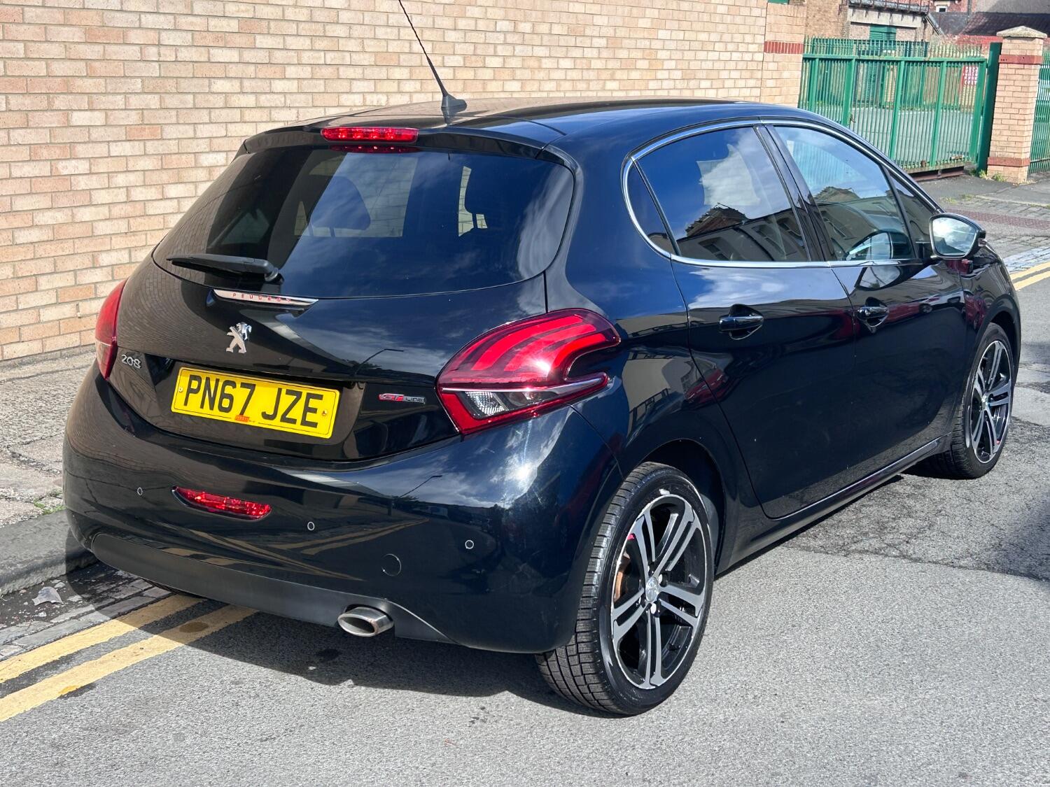 Used Peugeot 208 2017 for sale - 76198169: Photo 3