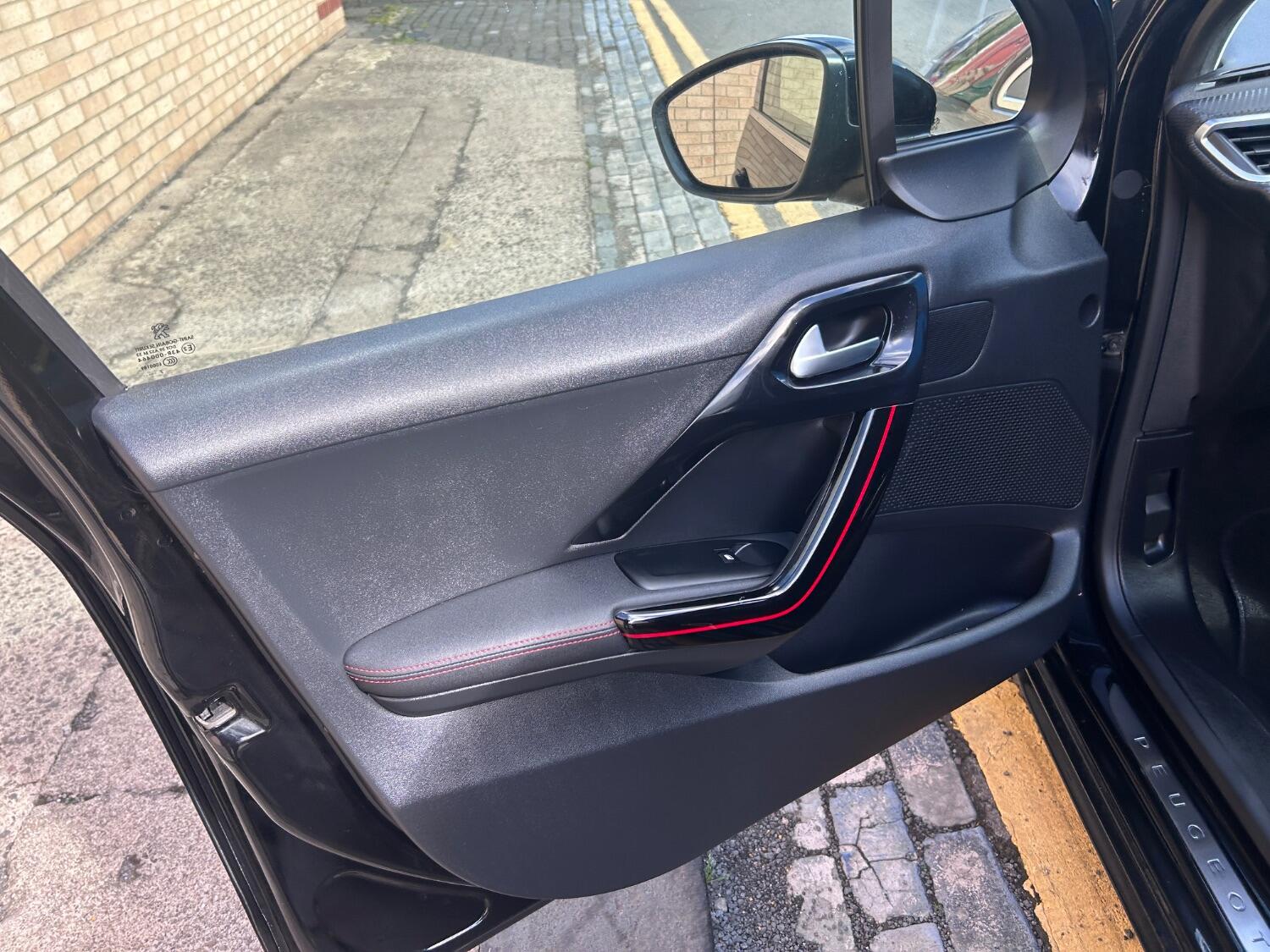 Used Peugeot 208 2017 for sale - 76198169: Photo 35