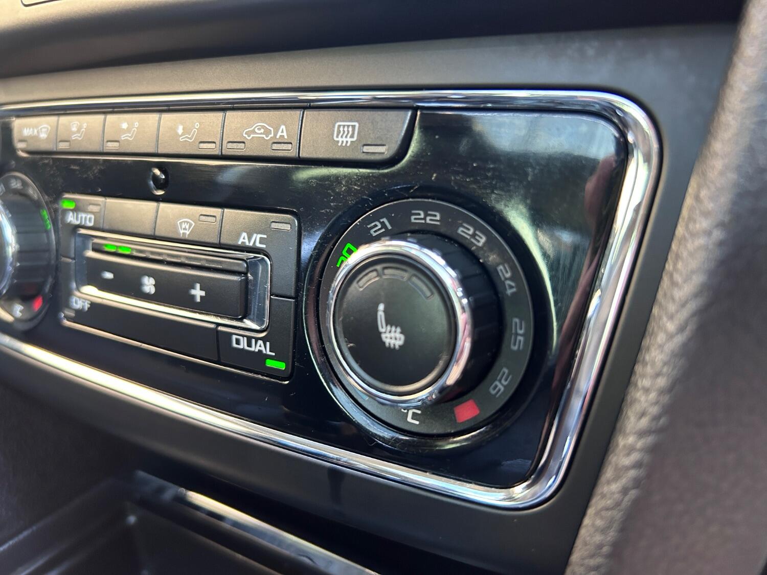 Used Skoda Superb 2013 for sale - 75999849: Photo 37