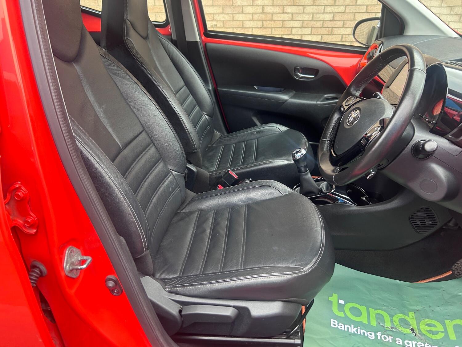 Used Toyota AYGO 2015 for sale - 76324780: Photo 39