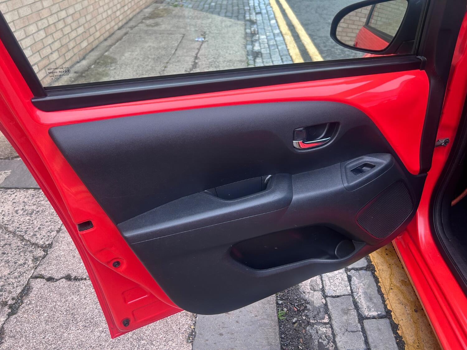 Used Toyota AYGO 2015 for sale - 76324780: Photo 41