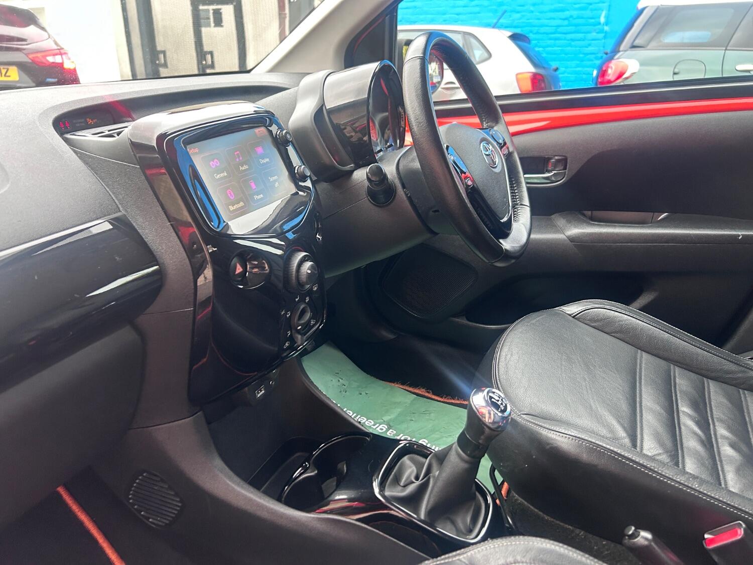 Used Toyota AYGO 2015 for sale - 76324780: Photo 45