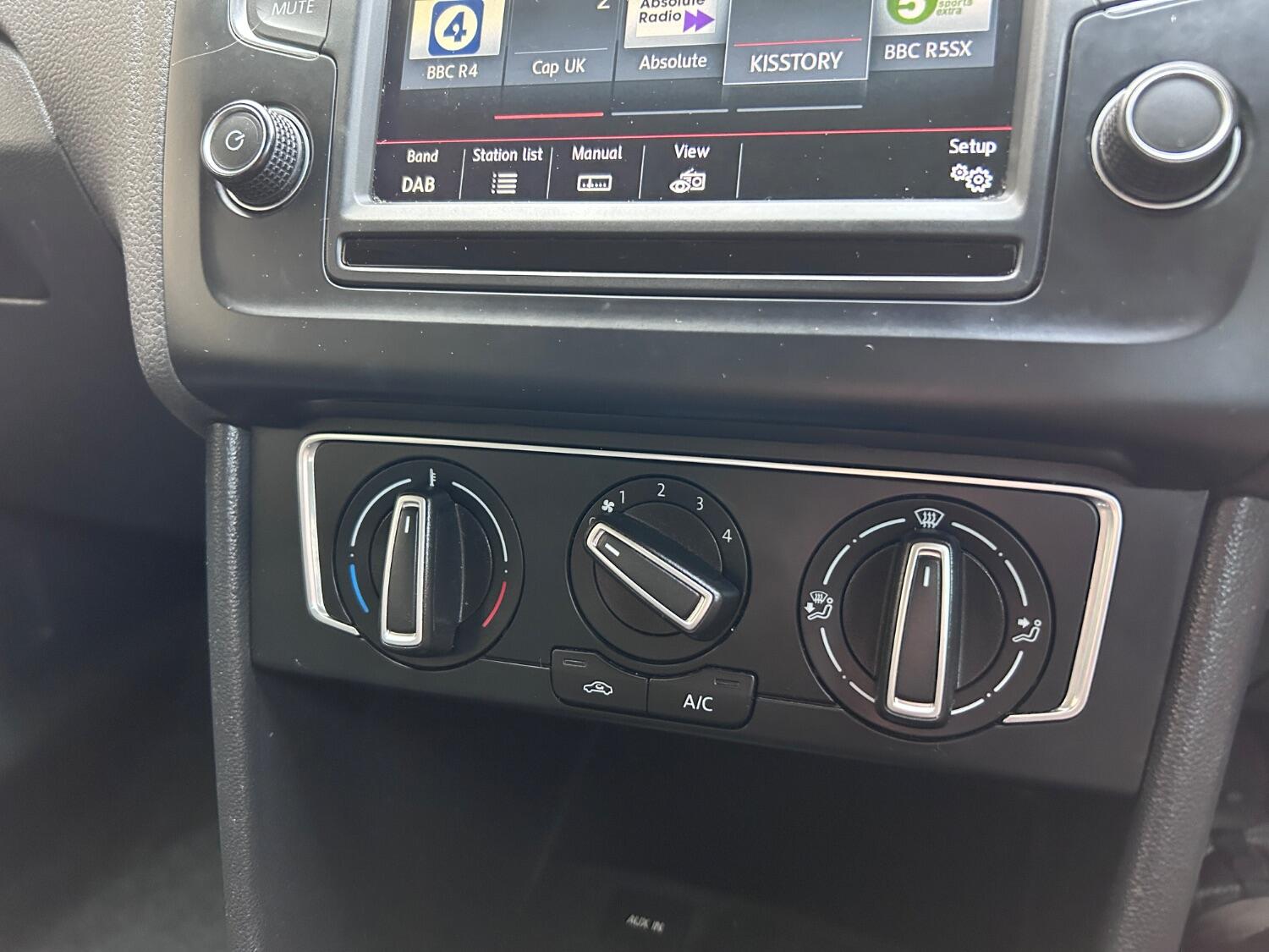 Used Volkswagen Polo 2015 for sale - 76347167: Photo 33