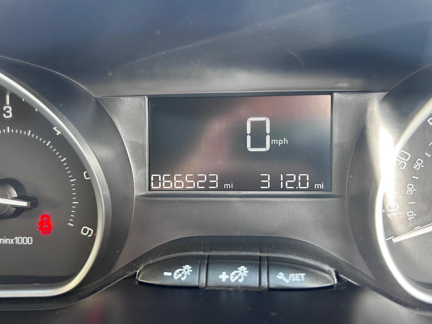 Used Peugeot 208 2017 for sale - 77464771: Photo 22