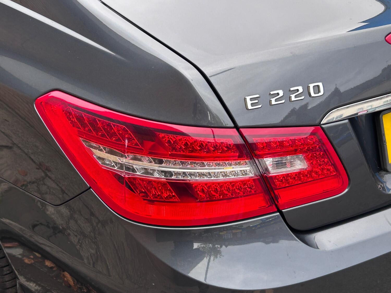 Used Mercedes-Benz E Class 2012 for sale - 76369362: Photo 18