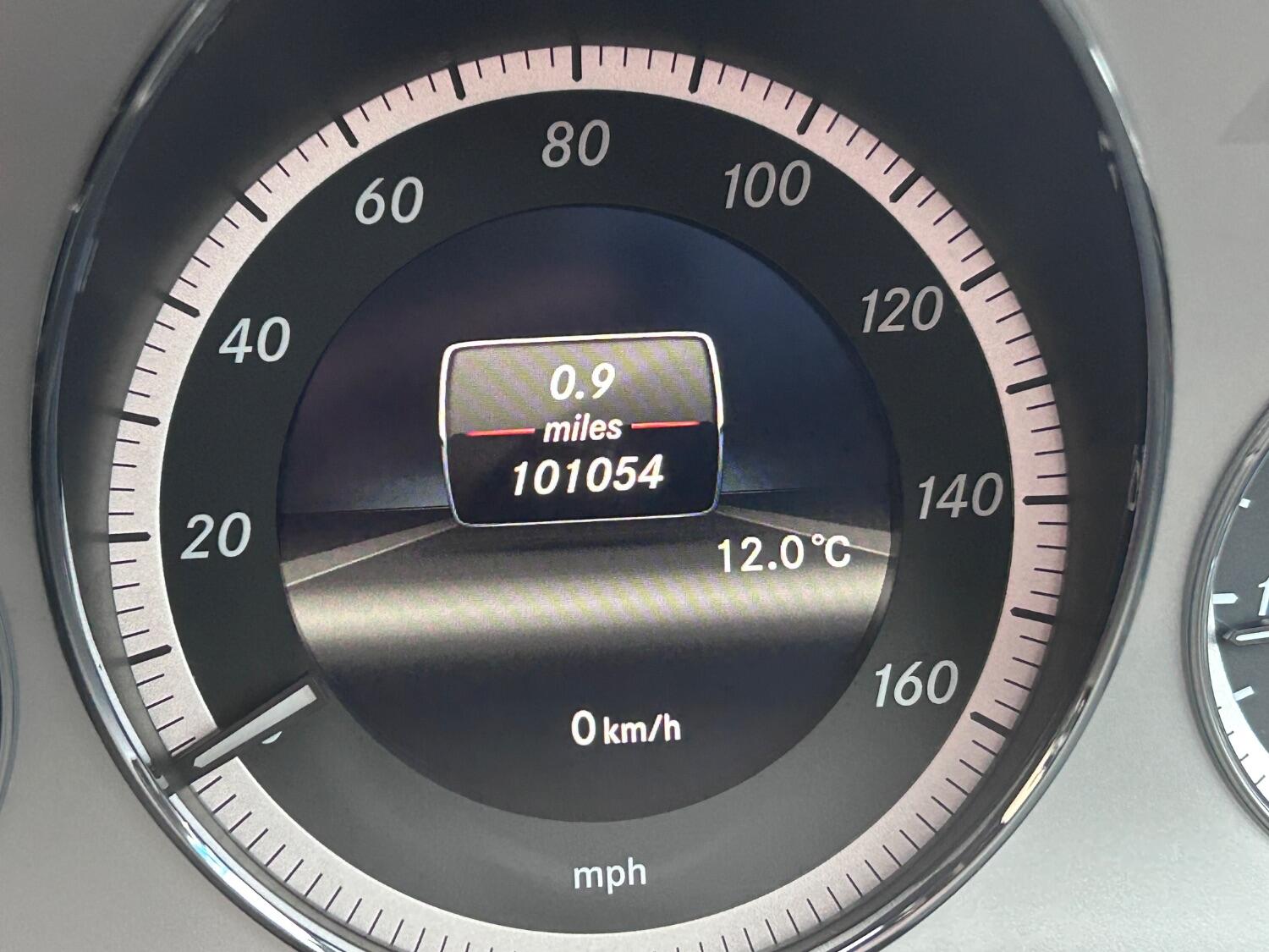 Used Mercedes-Benz E Class 2012 for sale - 76369362: Photo 28