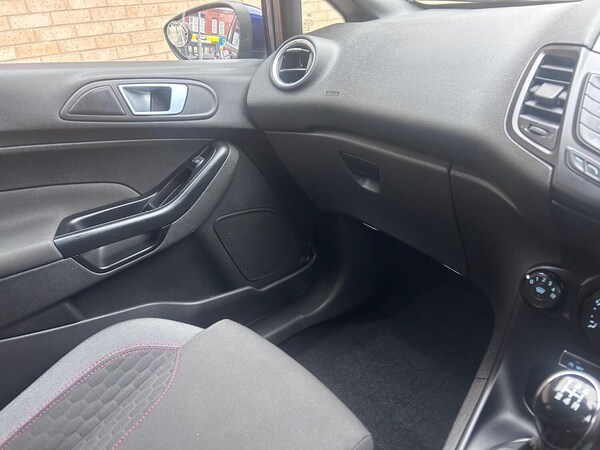 Used Ford Fiesta 2017 for sale - 76257628: Photo 35