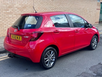 Used Toyota Yaris 2015 for sale - 75999918: Photo