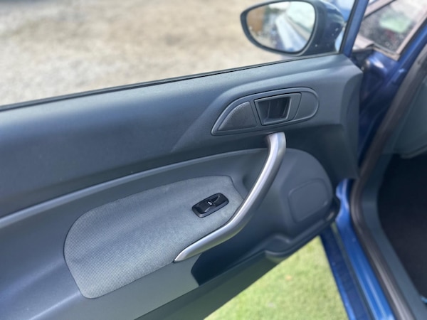 Used Ford Fiesta 2010 for sale - 75609378: Photo 11