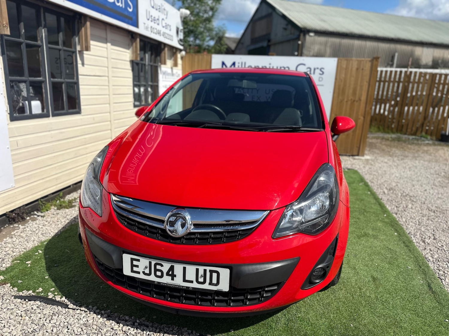 Used Vauxhall Corsa 2014 for sale - 76294565: Photo 2
