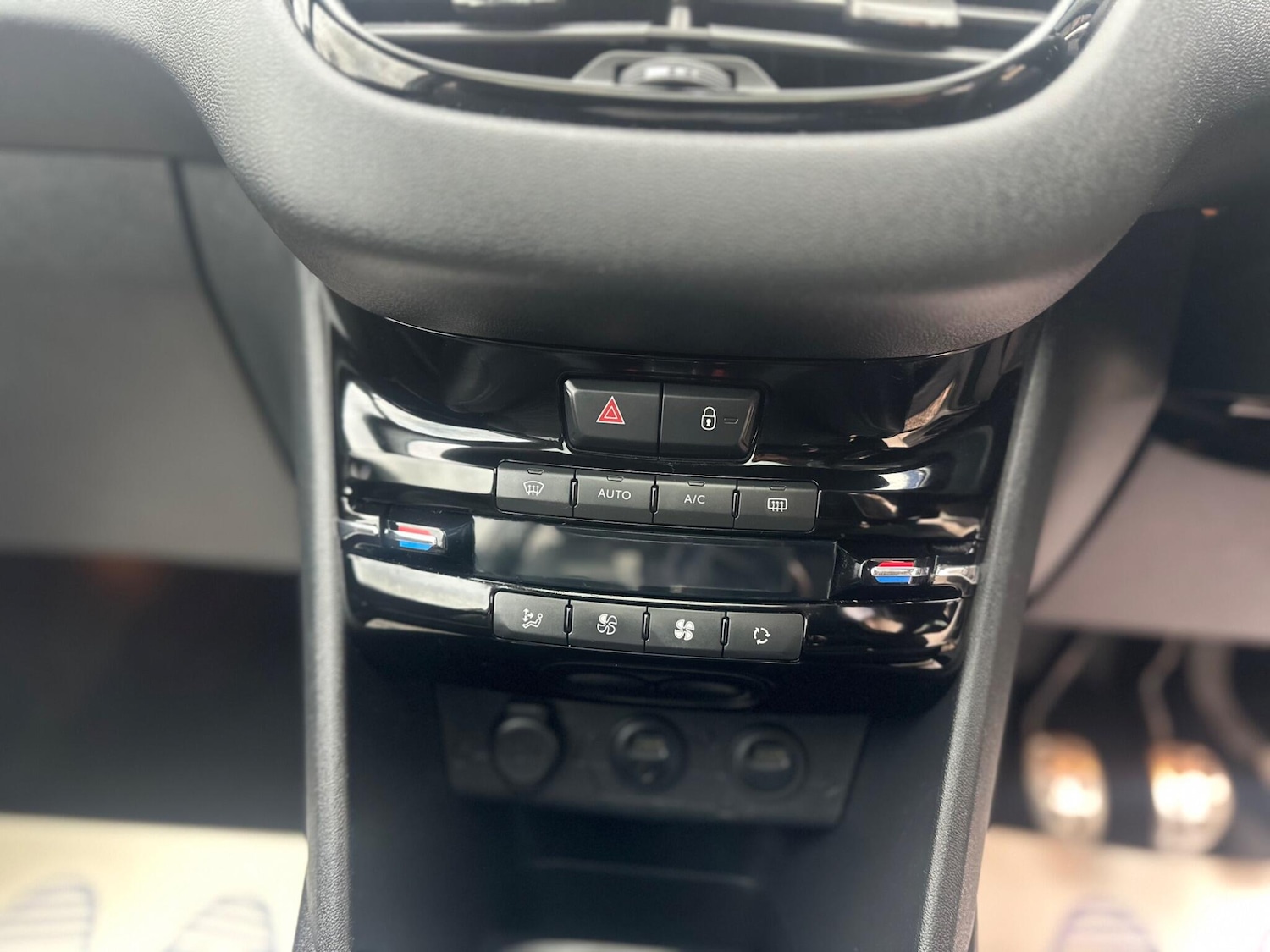 Used Peugeot 208 2013 for sale - 76072019: Photo 35