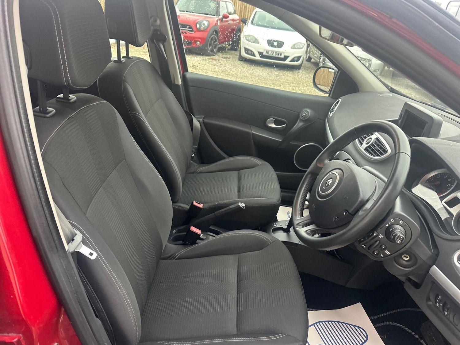 Used Renault Clio 2011 for sale - 76473821: Photo 22