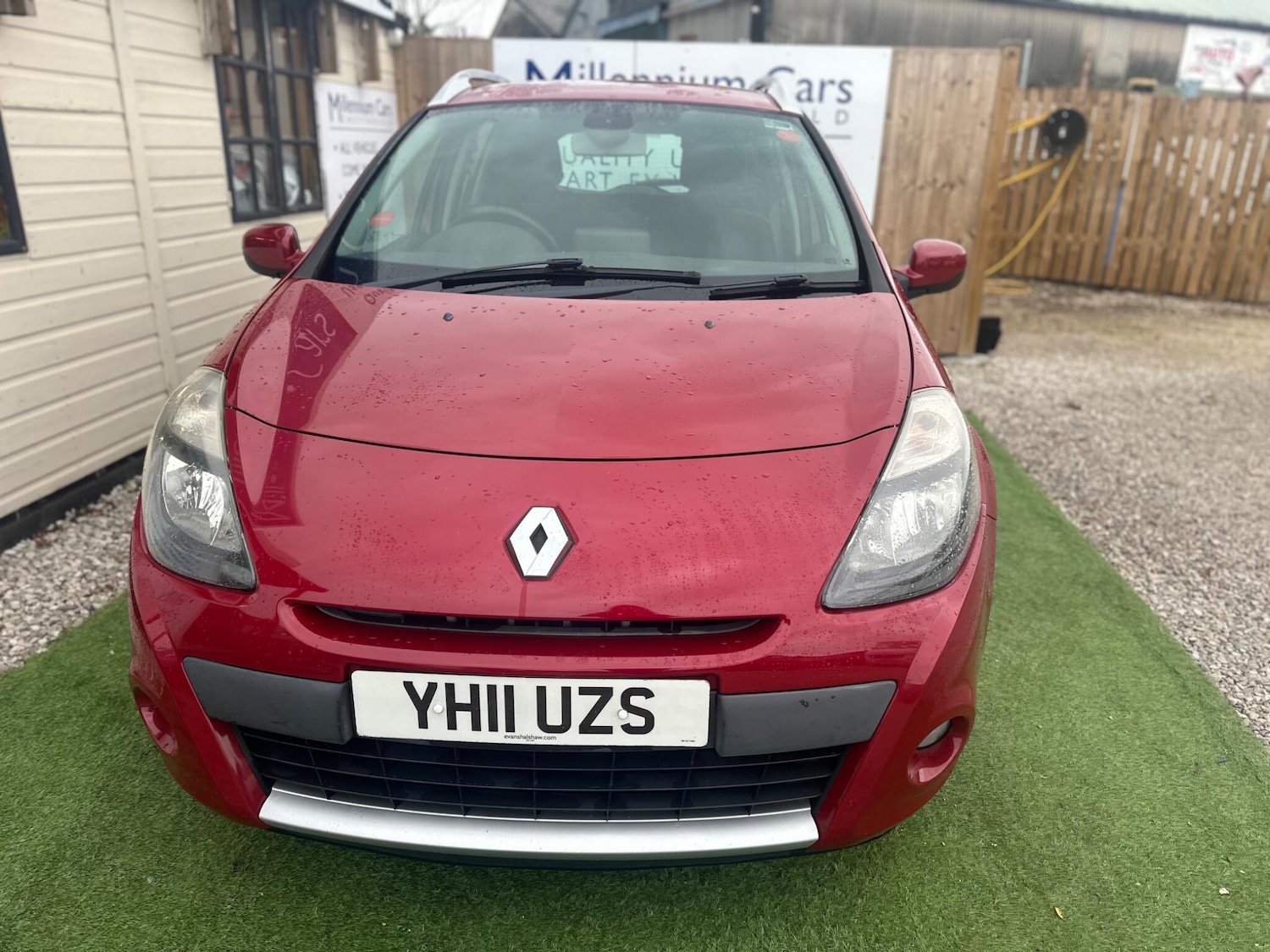 Used Renault Clio 2011 for sale - 76473821: Photo 3