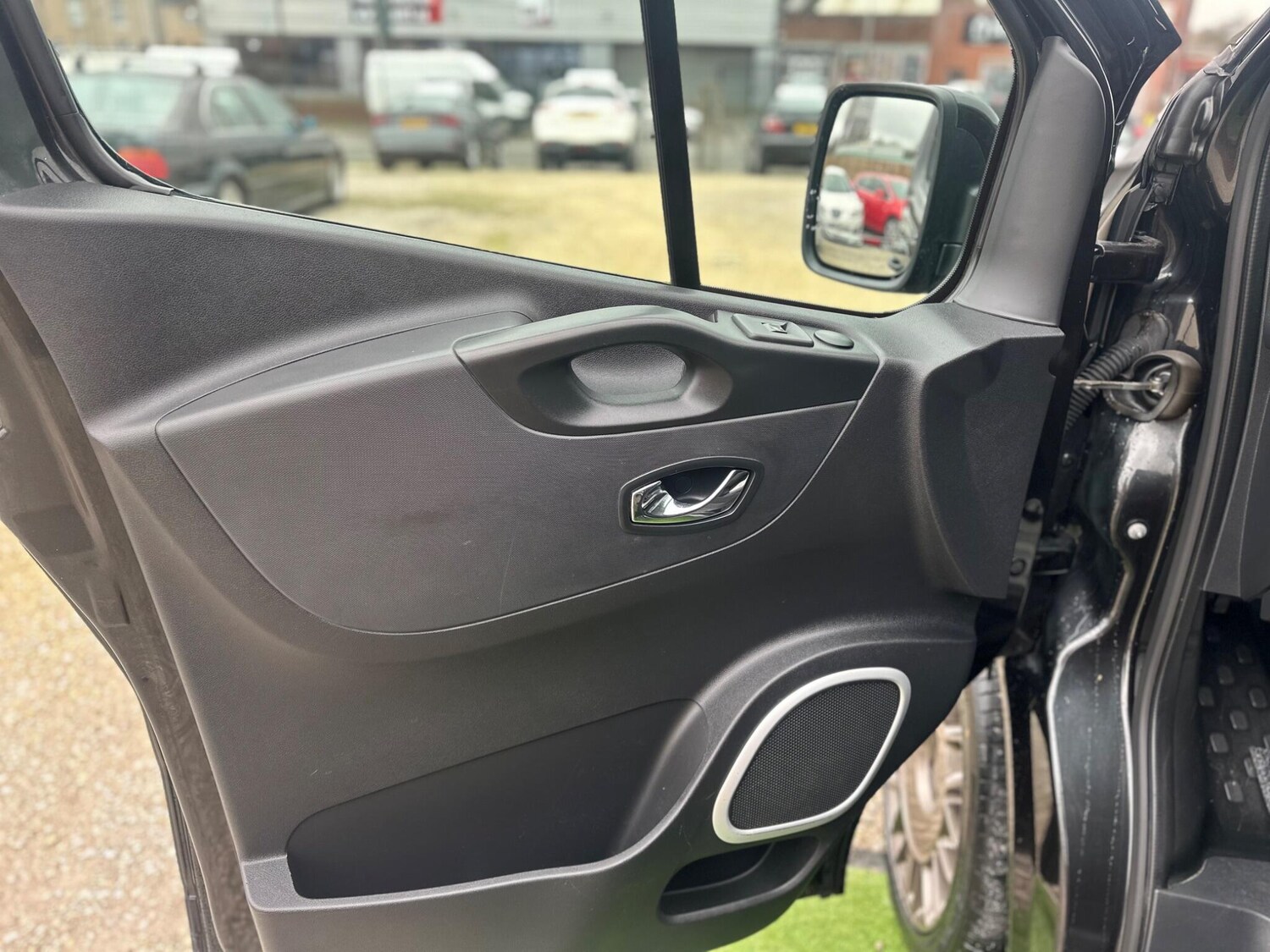 Used Vauxhall Vivaro for sale - 77538589: Photo 32