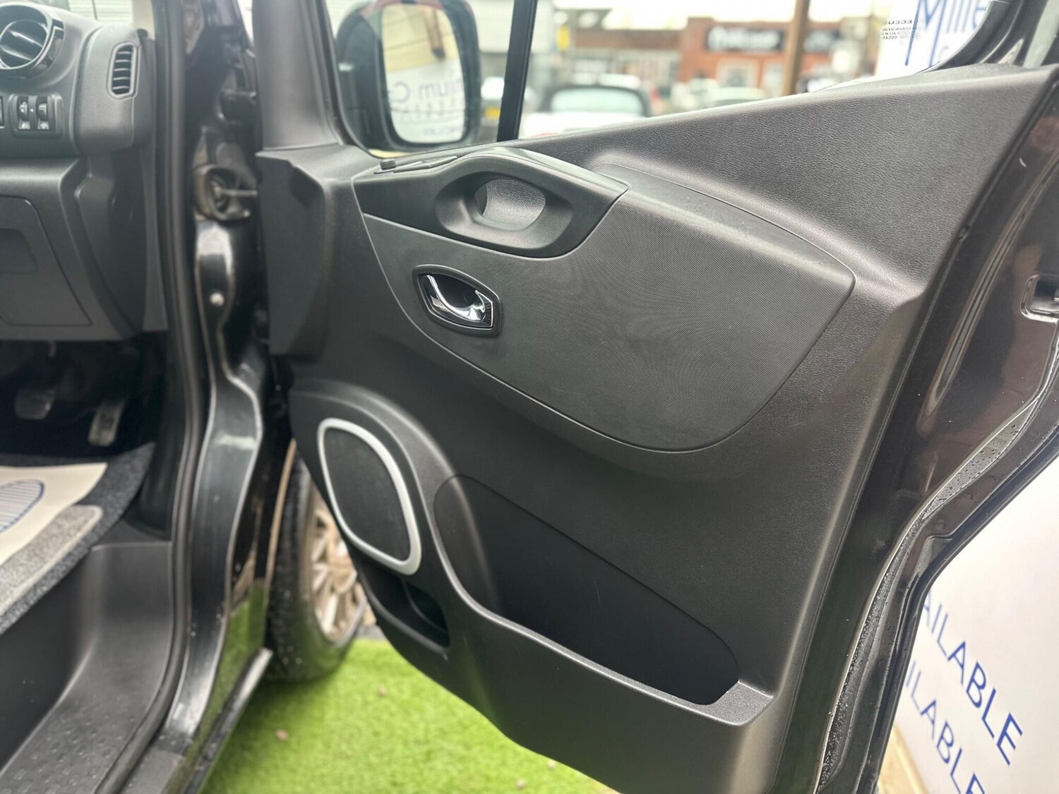 Used Vauxhall Vivaro for sale - 77538589: Photo 42