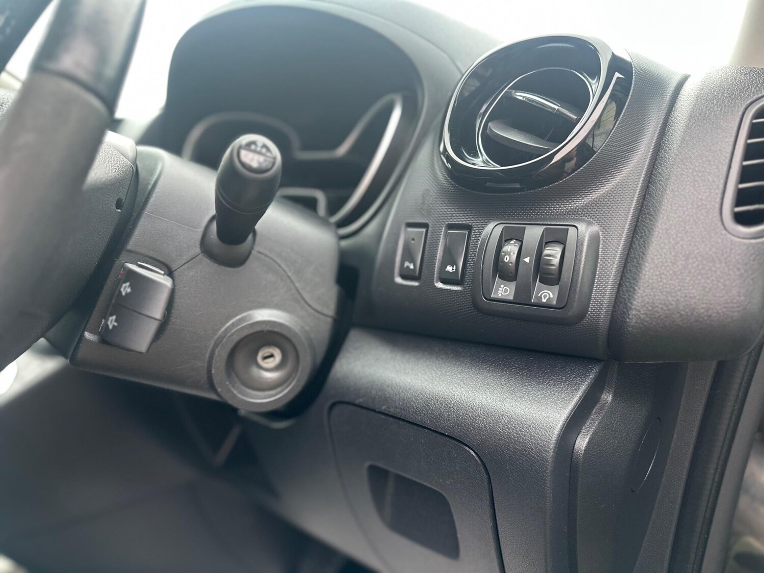 Used Vauxhall Vivaro for sale - 77538589: Photo 50