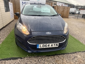 Used Ford Fiesta Van 2015 for sale - 76887353: Photo