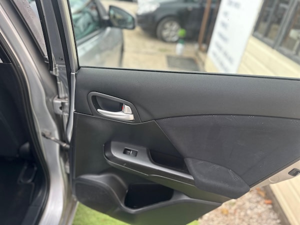 Used Honda Civic 2014 for sale - 76072496: Photo 24