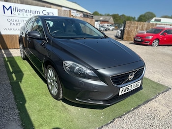 Used Volvo V40 2014 for sale - 79237190: Photo