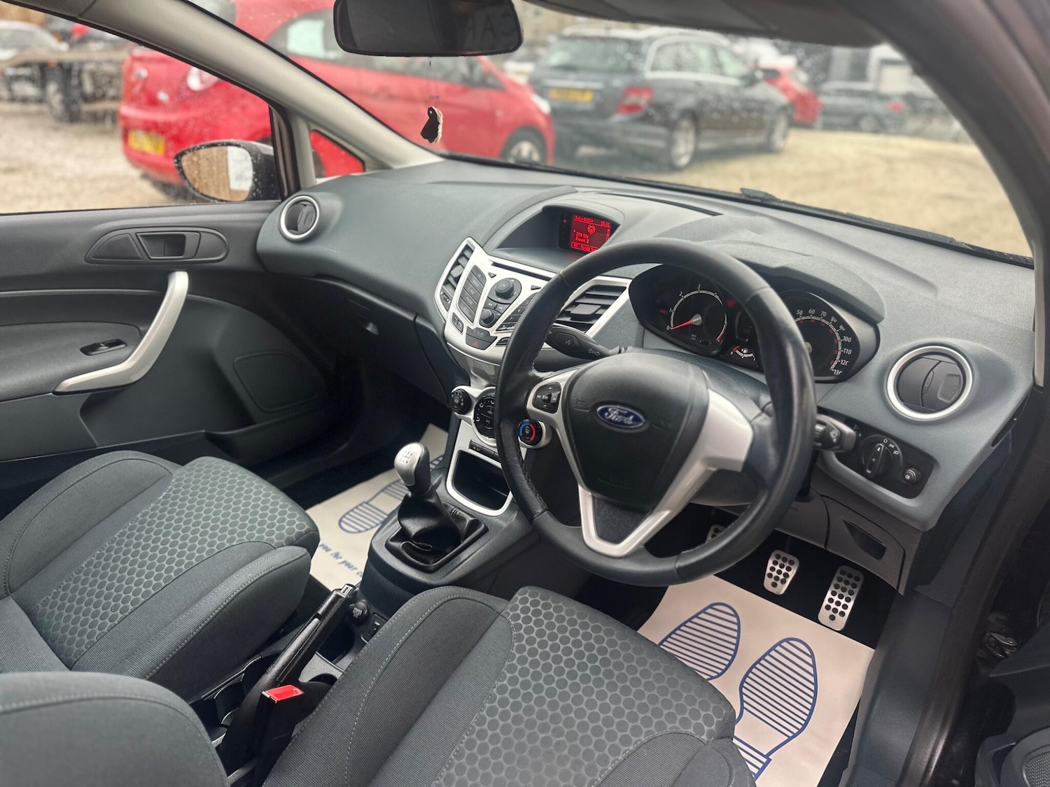 Used Ford Fiesta 2010 for sale - 76425612: Photo 24