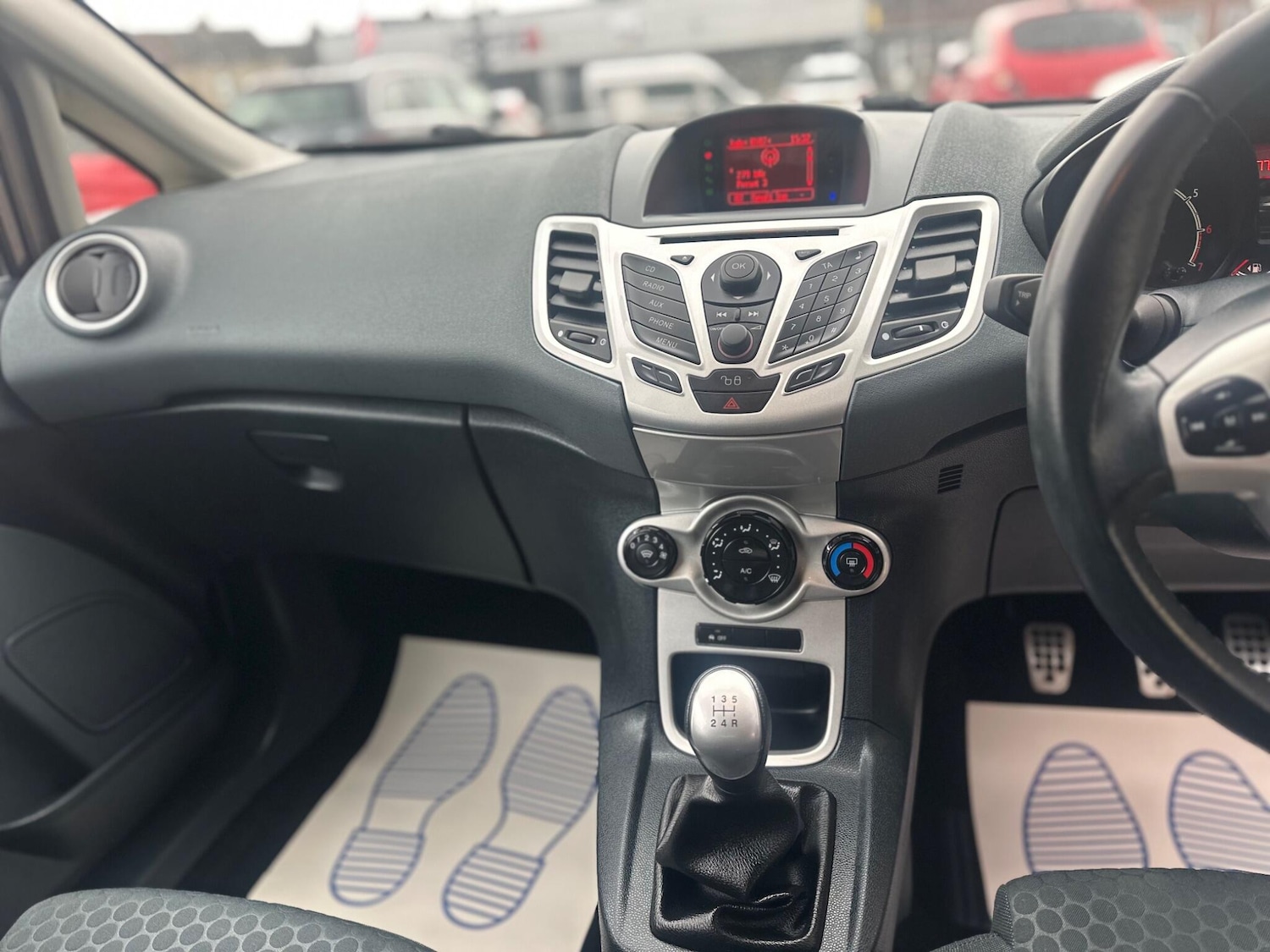 Used Ford Fiesta 2010 for sale - 76425612: Photo 26