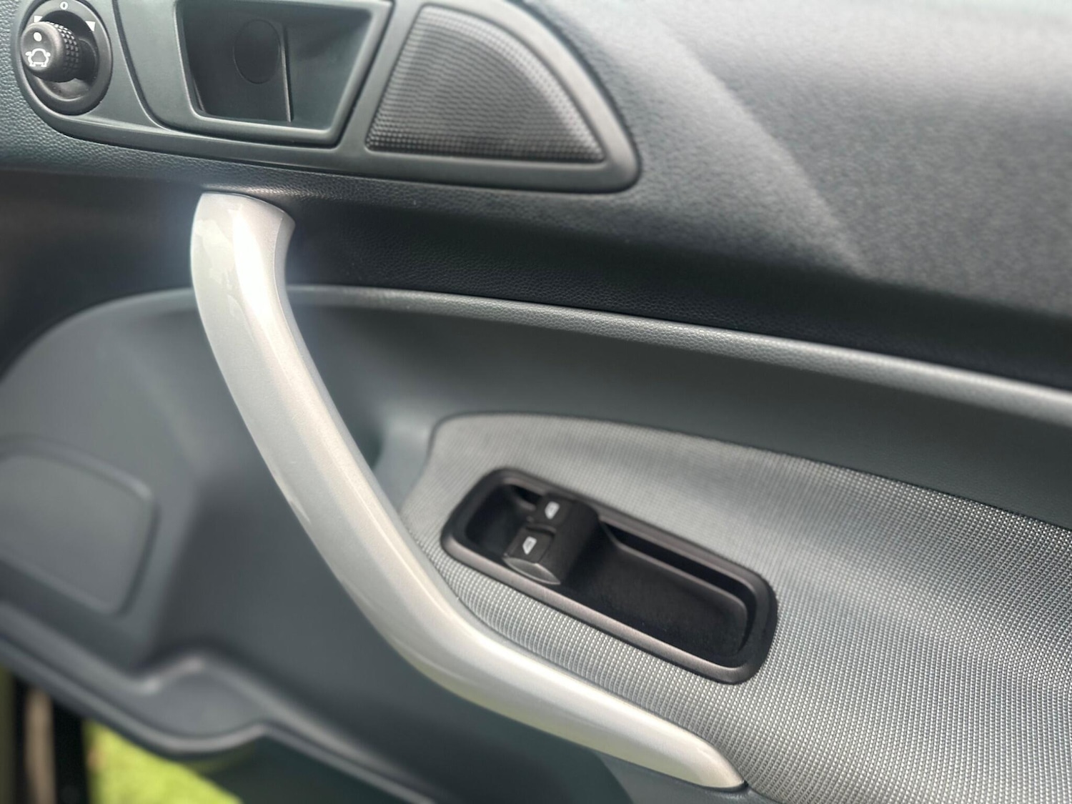 Used Ford Fiesta 2010 for sale - 76425612: Photo 27