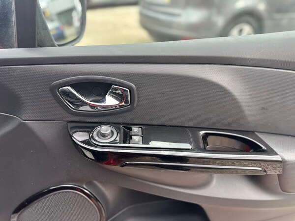 Used Renault Clio 2013 for sale - 75298354: Photo 30