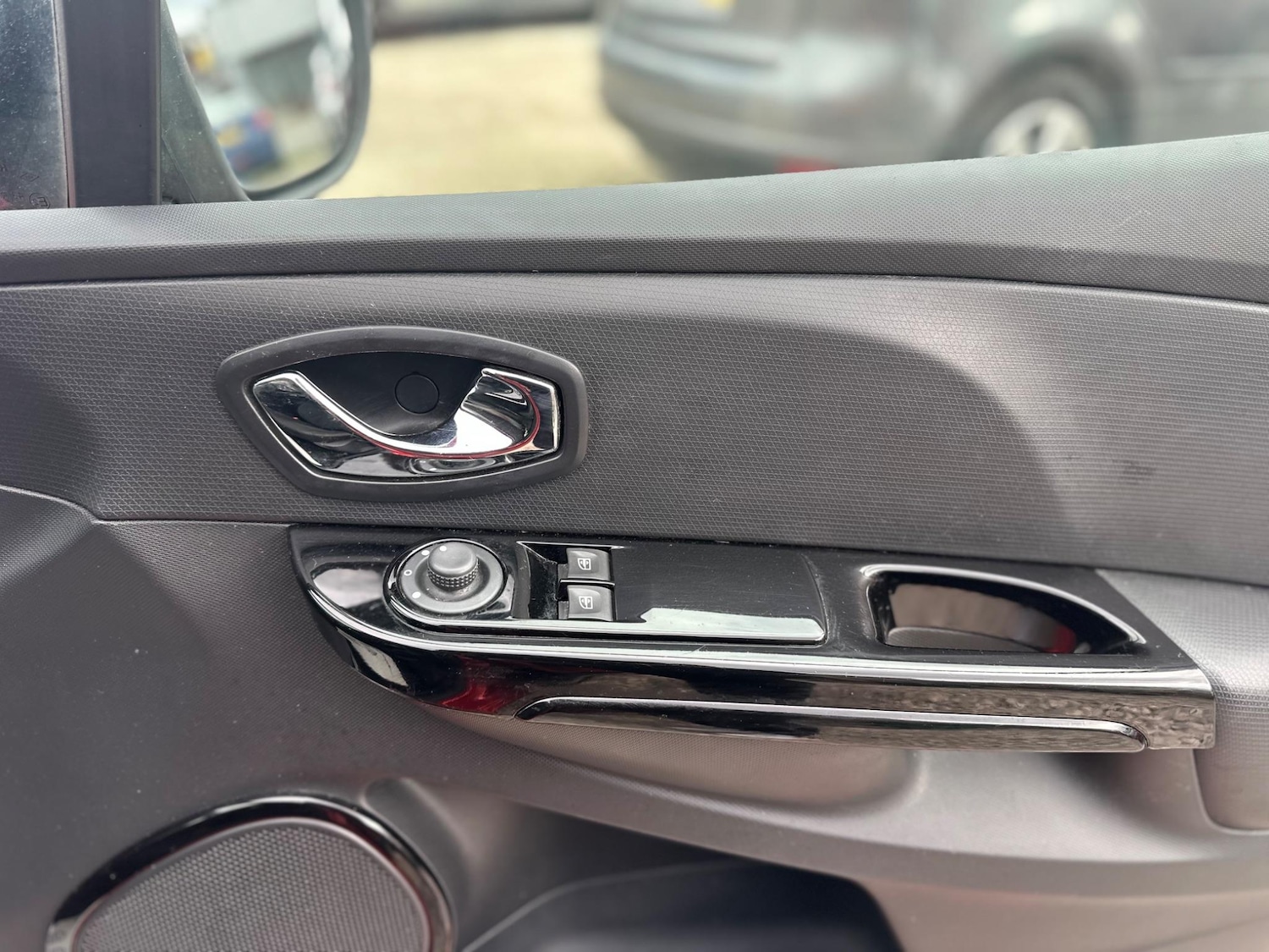 Used Renault Clio 2013 for sale - 76772816: Photo 30